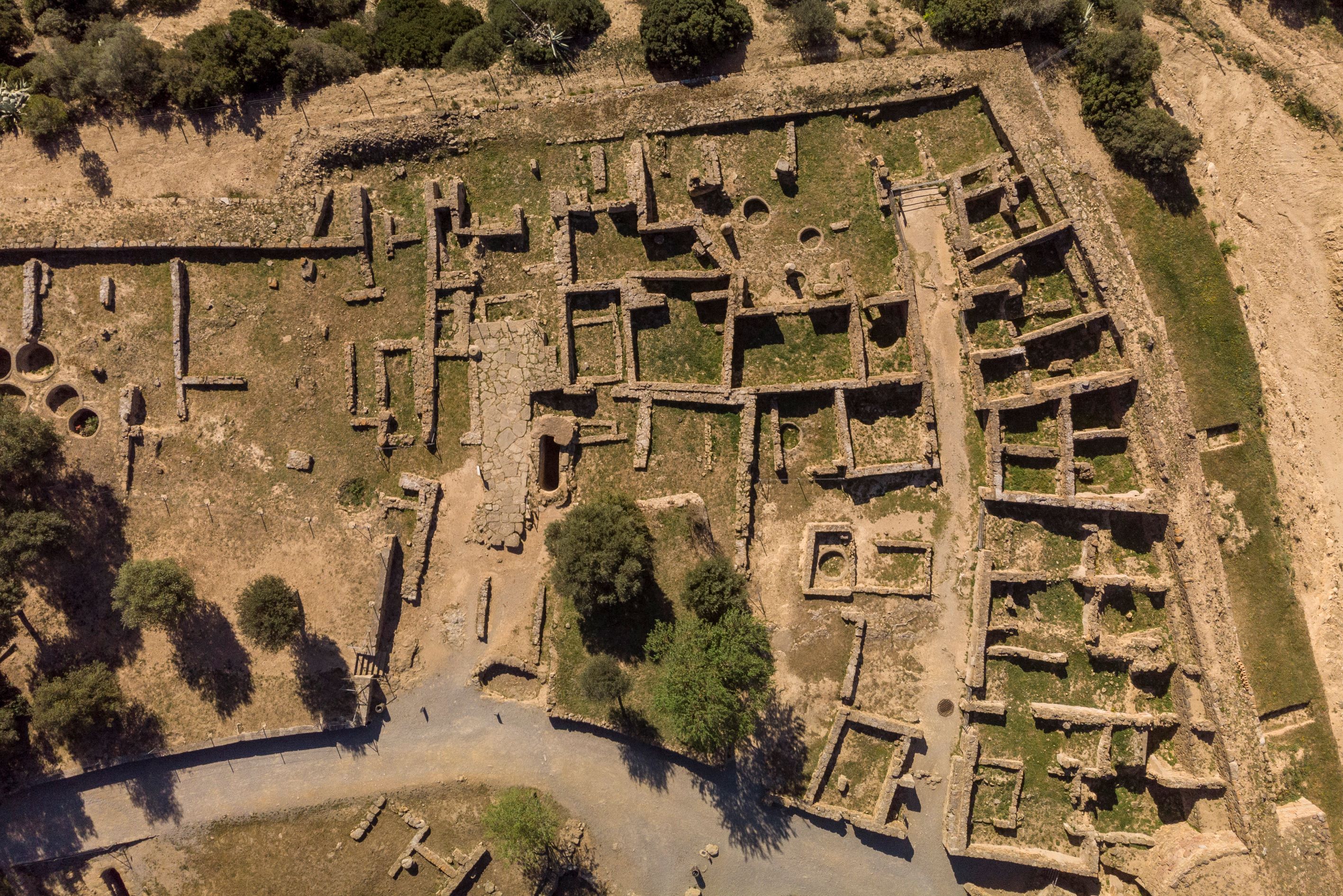 Jaciment ibèric entre camps vist des de l'aire