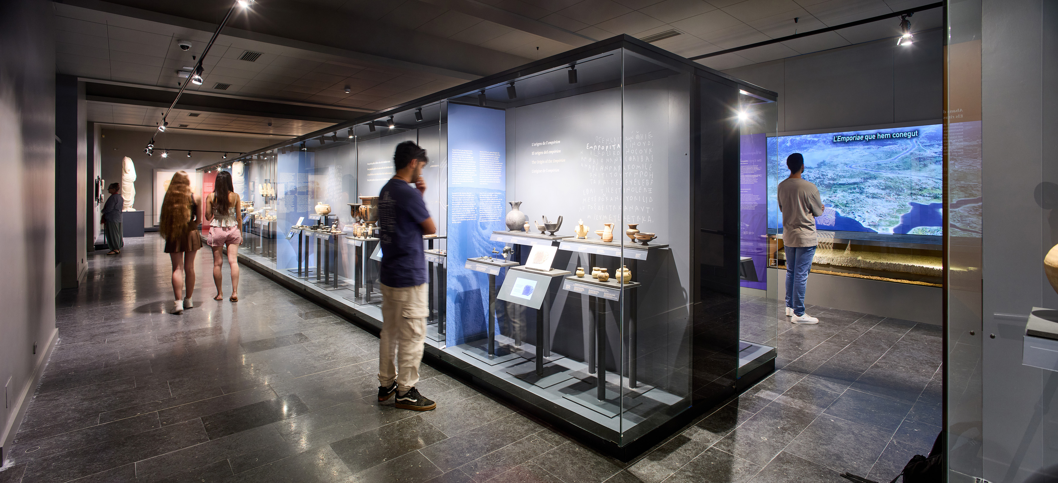 Interior de l'exposició Empúries. Port de Cultures