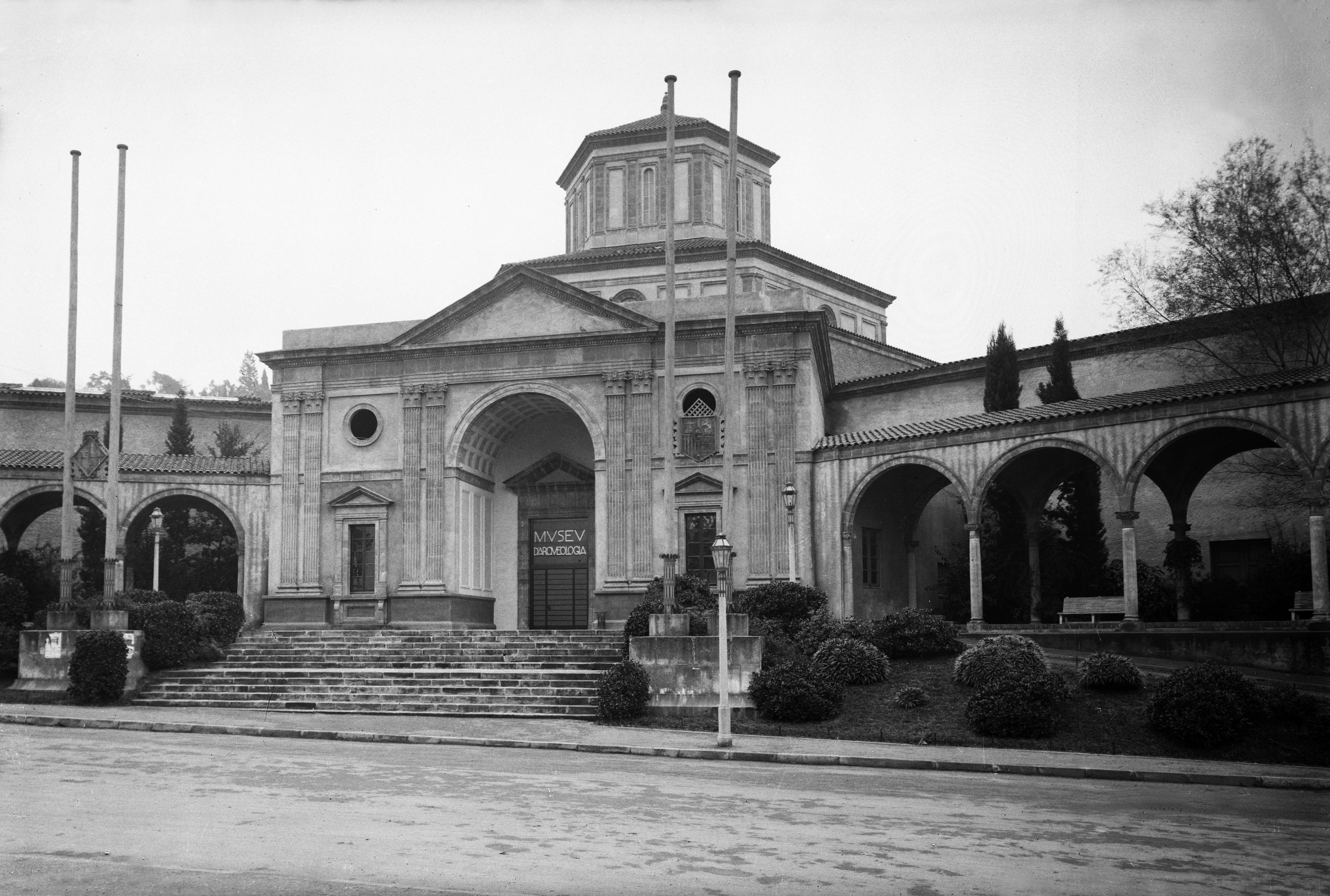 Façana exterior d'un edifici històric